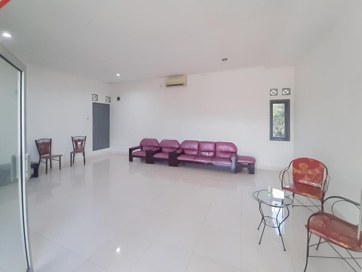 Wisma Asri Syariah Majalengka Redpartner Dawuhan エクステリア 写真